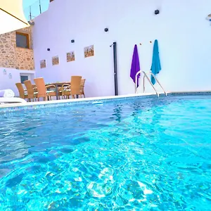 https://can-angela.balearic-islands.net